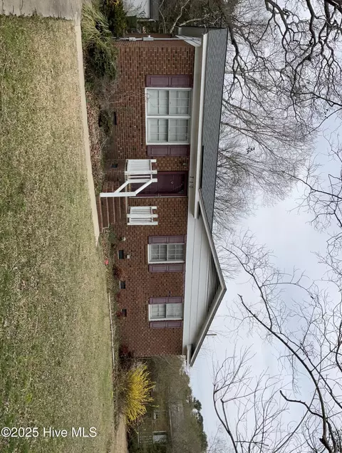 710 Simpson St, Simpson, NC 27879
