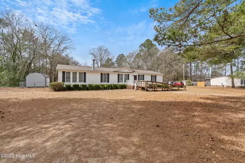 151 Charles St, Hamlet, NC 28345 photo 2