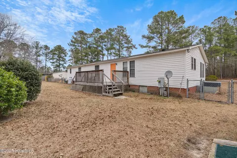 151 Charles St, Hamlet, NC 28345 photo 6