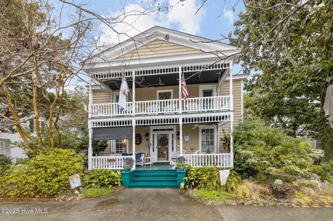 707 Ann St, Beaufort, NC 28516