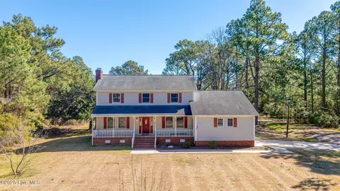 207 Colonial St, Beaufort, NC 28516