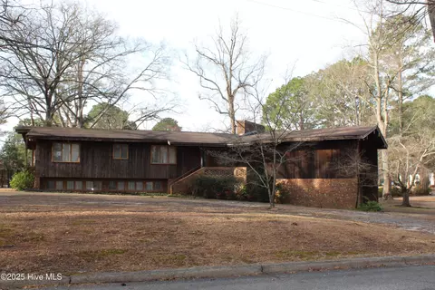 100 Carolina Ave, Williamston, NC 27892