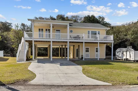 5407 Sunset Ln, Emerald Isle, NC 28594