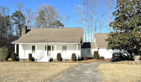 9719 Swamp Fox Hwy E, Tabor City, NC 28463