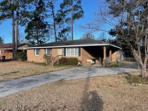 3178 N Contentnea St, Farmville, NC 27828