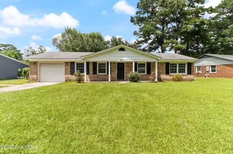 801 Brynn Marr Rd, Jacksonville, NC 28546