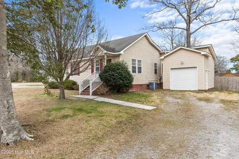 118 White Oak Dr, Moyock, NC 27958