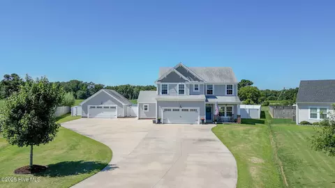 105 Canterbury Ct, Moyock, NC 27958