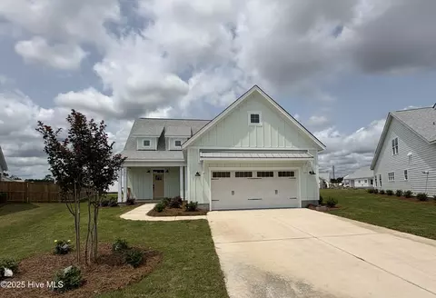 121 E Singing Ave, Hampstead, NC 28443
