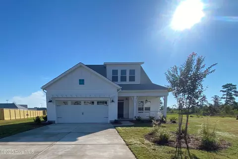 124 E Singing Ave, Hampstead, NC 28443