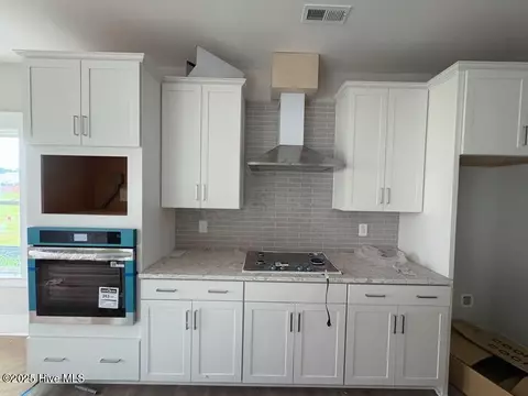 Kitchen - 344 Bluebird Ln, Hampstead, NC 28443 photo 2 of 2