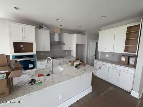 Kitchen - 344 Bluebird Ln, Hampstead, NC 28443 photo 1 of 2