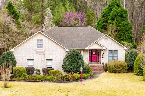 252 Pirates Rd, New Bern, NC 28562