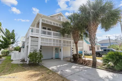 1717 Pinfish Ln #1 & 2, Kure Beach, NC 28449
