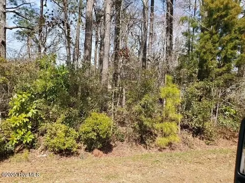660 Gervais St SE, Bolivia, NC 28422