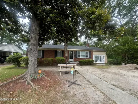 2602 Tryon Dr, Greenville, NC 27858