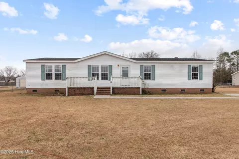 201 Treetop Ct, Jacksonville, NC 28540