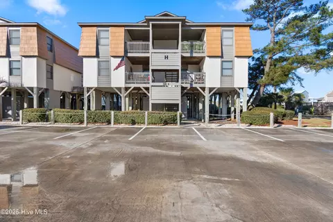 39 Ocean Isle West Blvd #H-1, Ocean Isle Beach, NC 28469