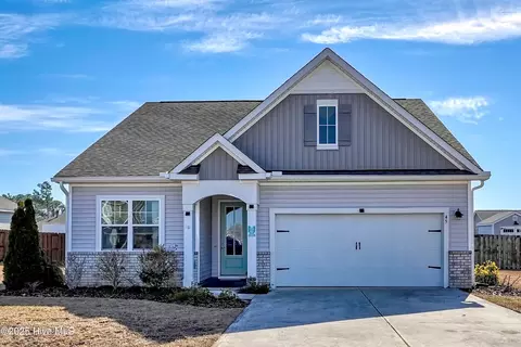 45 Rochester St, Hampstead, NC 28443