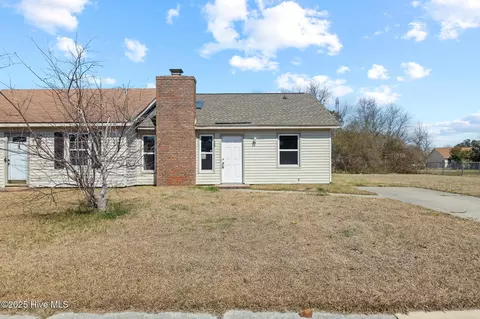 103 Garden Pl, Jacksonville, NC 28546