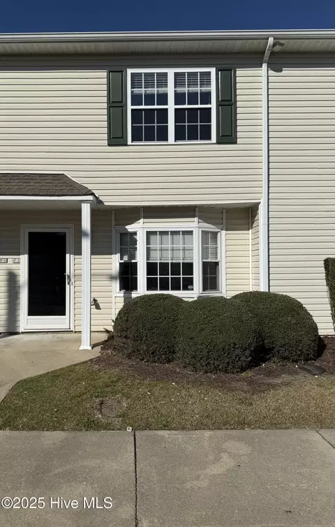 2355 Vineyard Dr #F2, Winterville, NC 28590