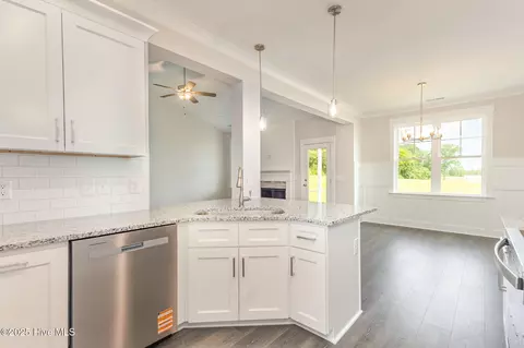 71 Royal Ave, Selma, NC 27576 photo 10