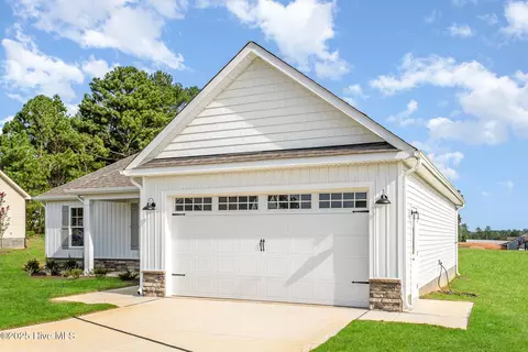 71 Royal Ave, Selma, NC 27576 photo 3