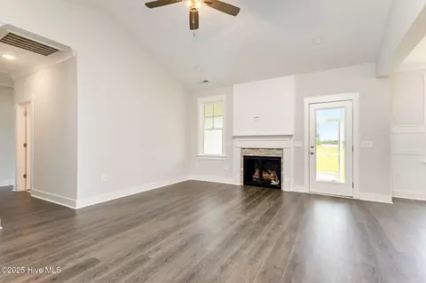 71 Royal Ave, Selma, NC 27576 photo 6