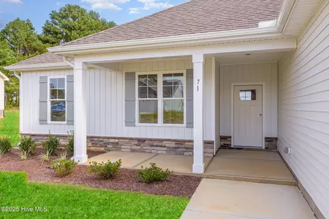 71 Royal Ave, Selma, NC 27576 photo 4