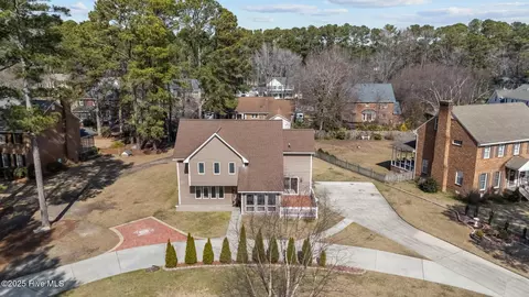 500 Winstead Rd, Greenville, NC 27834
