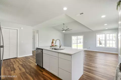 105 Bay Tree Cir, Hampstead, NC 28443 photo 7
