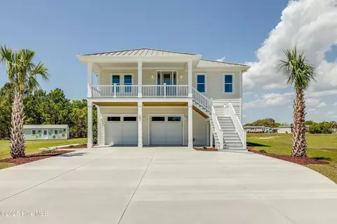 207 Backfin Ct, Newport, NC 28570