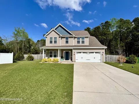 305 Big Pine Ct, Hubert, NC 28539