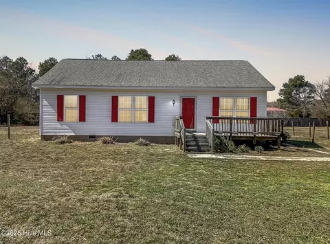 470 Woodleigh Rd, Knotts Island, NC 27950