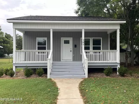 105 Bryan Pl, Washington, NC 27889