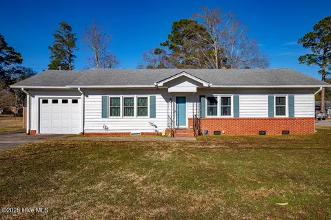 2412 Elizabeth Ave, New Bern, NC 28562