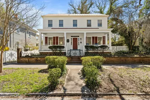 608 Dock St, Wilmington, NC 28401