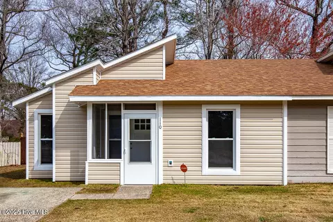 110 Twin Wood Dr, Havelock, NC 28532