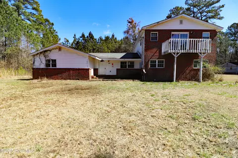 202 Ferry Rd, Havelock, NC 28532