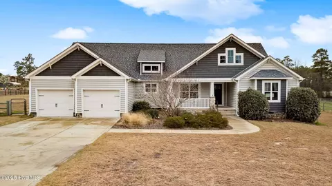222 Pelham Trl NW, Vass, NC 28394