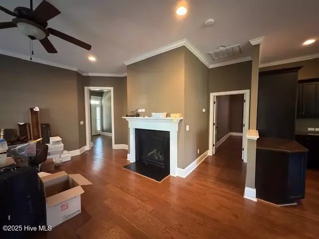 Living - 1500 Crows Landing Cir, Wilmington, NC 28403 photo 1 of 1