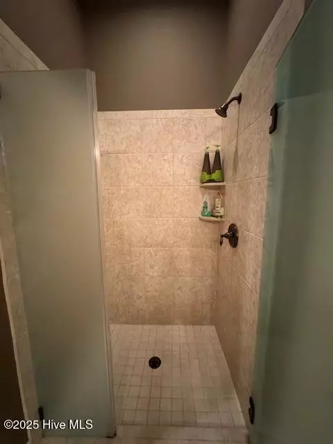Bath - 1500 Crows Landing Cir, Wilmington, NC 28403 photo 2 of 5