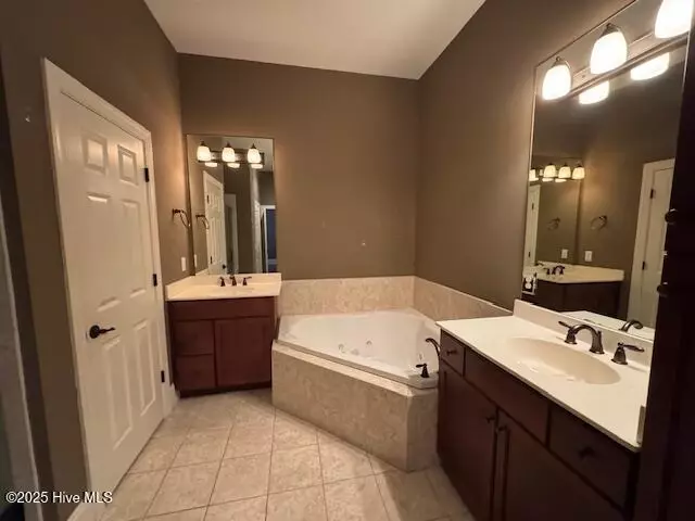 Bath - 1500 Crows Landing Cir, Wilmington, NC 28403 photo 1 of 5