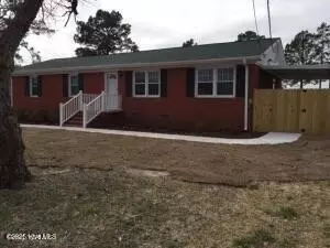 460 Sand Ridge Rd, Hubert, NC 28539