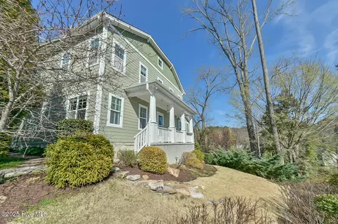 453 S Greensboro St, Carrboro, NC 27510