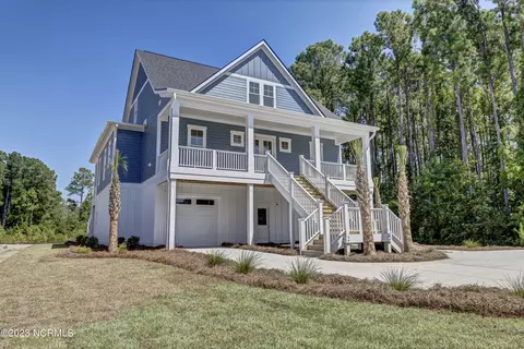 925 Bayshore Dr, Wilmington, NC 28411