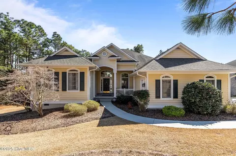 124 Steeplechase Way, Southern Pines, NC 28387