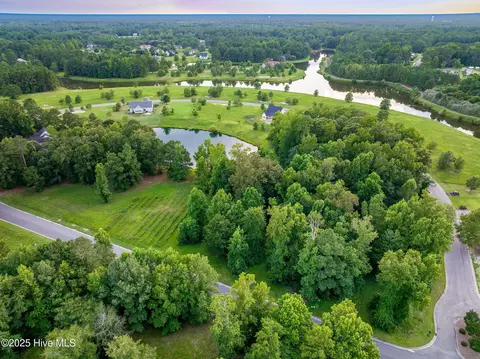 150 W Winding Way, Wallace, NC 28466