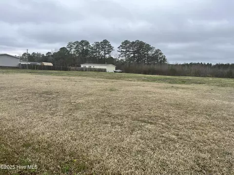105 Hancock Ln, Pinetown, NC 27865
