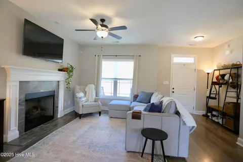 1025 Hydrangea Dr, Aberdeen, NC 28315 photo 7